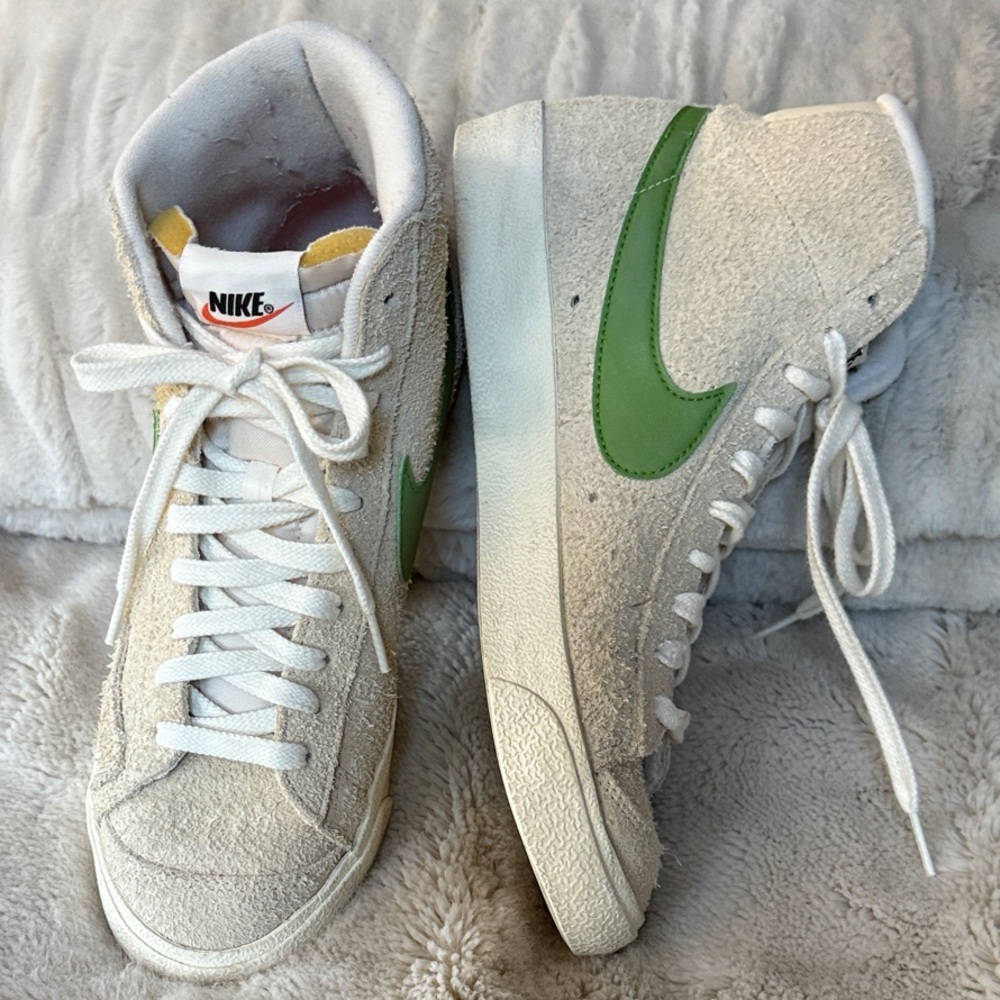 Women’s Nike Cream High-Tops with Green Swoosh, Size 9.5!